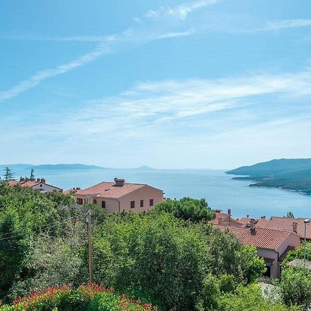 E&T Apartments With A Beautiful Pool Rabac Exterior foto