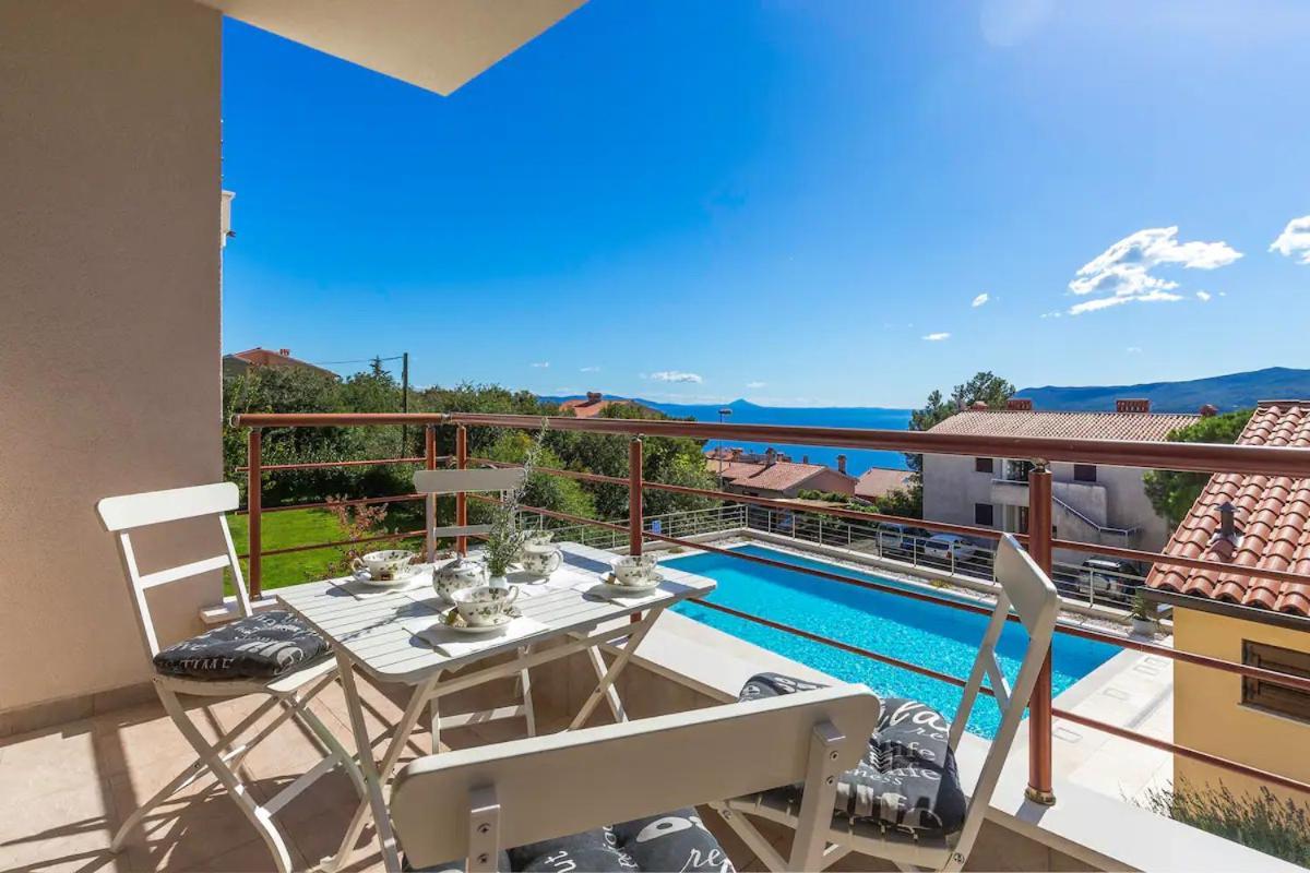 E&T Apartments With A Beautiful Pool Rabac Zimmer foto
