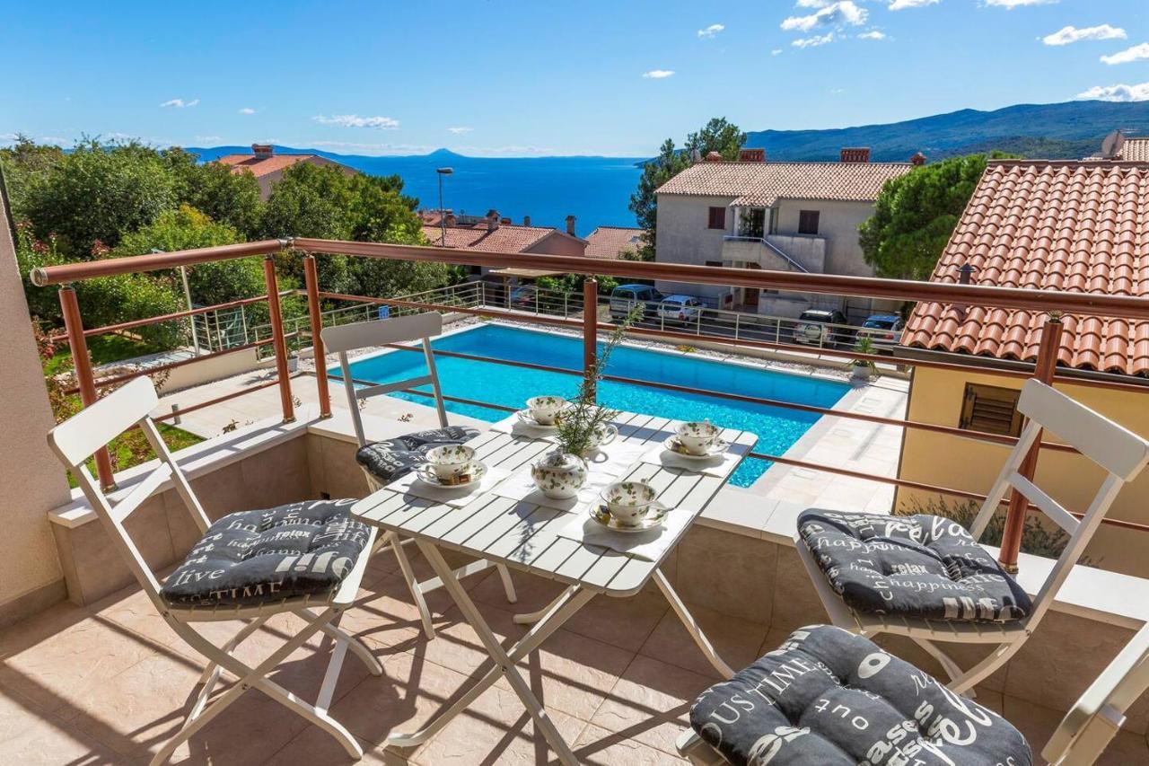 E&T Apartments With A Beautiful Pool Rabac Exterior foto